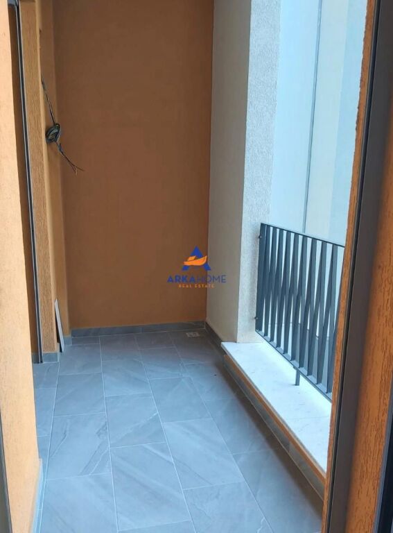 BUSINESS PREMISES FOR RENT 66M2 "RR. KONGRESI MANASTIRIT, ZIRKON COMPLEX" 55,000 LEKE (NEGOTIABLE)