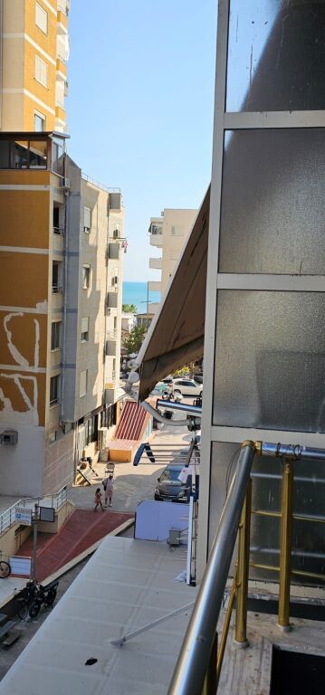 VENDESI APPARTAMENTO 1+1 SPIAGGIA DURRES