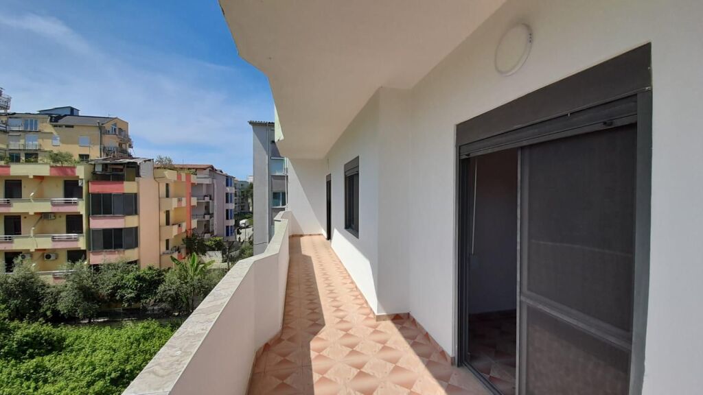 SHITET APARTAMENT 2+1+ 2 TUALETE +BALLKON GOLEM PRAN BONITA 2