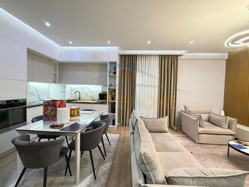 Shitet, Apartament 3+1+2, Liqeni i Thatë, Tiranë.