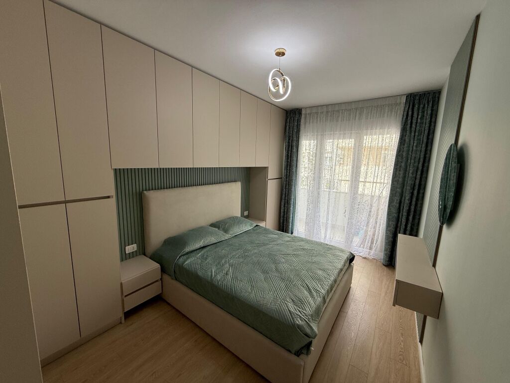 📣 QERA SUPER Apartament 1+1 📍 Kompleksi Magnet, Prane 21-Dhjetorit ✨ 🏢 Ndertim i Ri 🪜 Kati 3 (Me Ashensor) 🛋️ Mobiluar Me Kushte Bashkekohore ✅ I Pa Banuar Me Pare 💶 Cmimi 60.000 Leke/Muaj