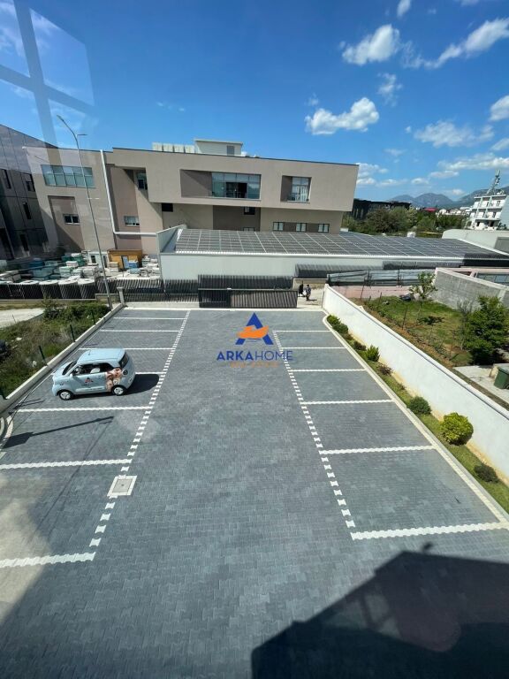 JEPET ME QERA GODINE BIZNESI/ZYRA 360M2 "PRANE UNIVERSITETIT ALDENT,TEG" 5000 EURO (I DISKUTUESHEM)
