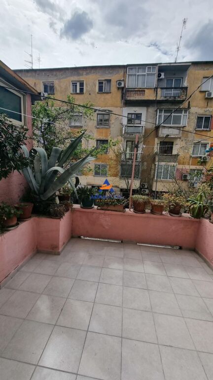 BUSINESS PREMISES FOR RENT 55M2 "MINE PEZA" 850 EURO