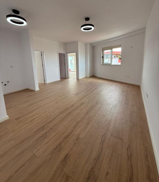 Apartament 2+1 per shitje te Eleonora, prane Mbikalimit te Komunes