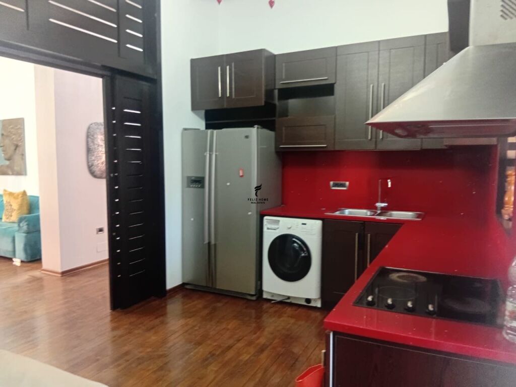APARTAMENT ME QERA 2+1 QENDER 150.000 LEKE FH-70011