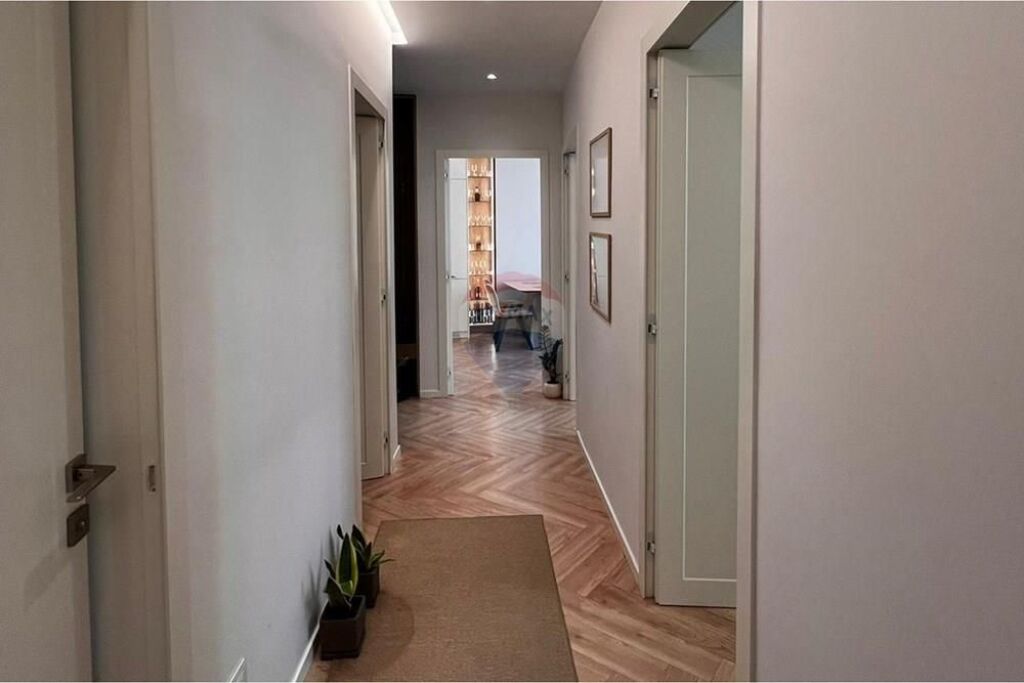 Appartamento 3+1+2 in vendita a Lake View!