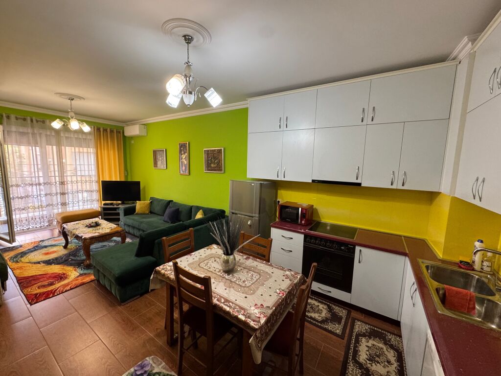 Affittasi 1+1 Vicino al 21 Dicembre