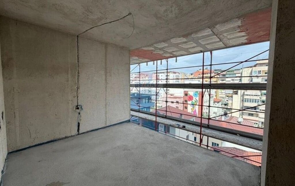 Shitet duplex te White Tower ID: 530181096-159