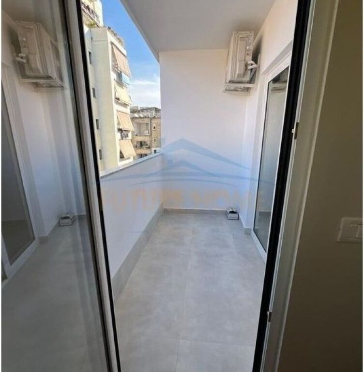 Shitet , Apartament 1+1 , Mine Peza , Tirane