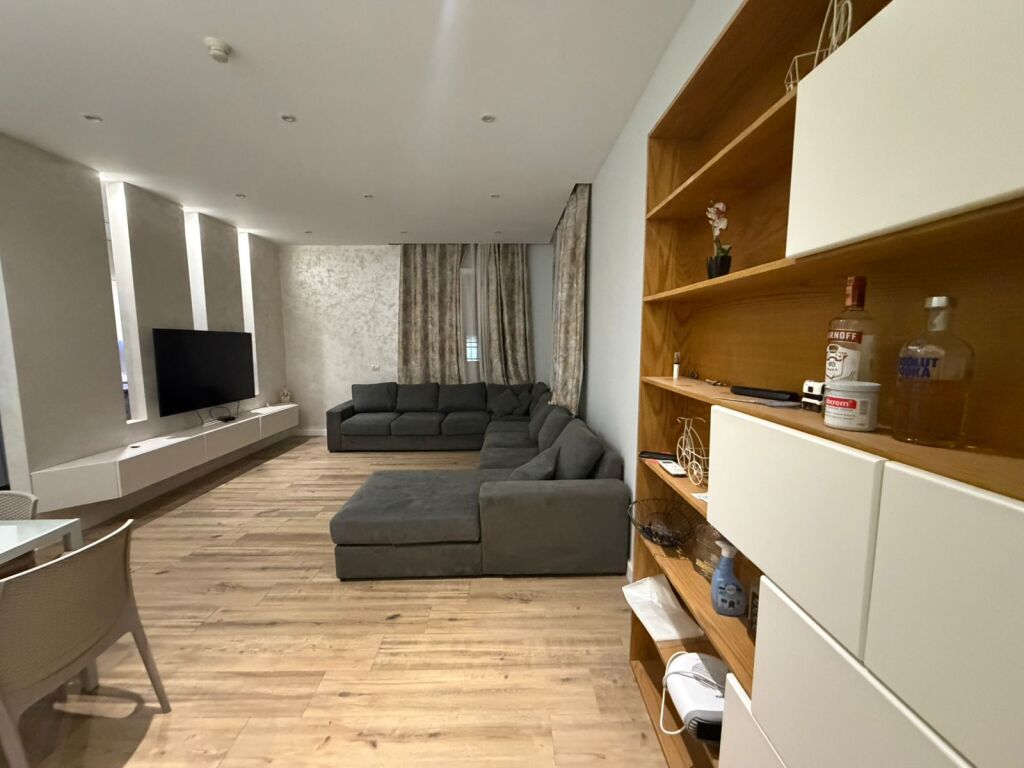 Jepet Apartament me qera