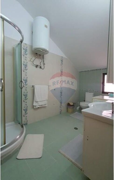 Jepet me qira apartament - Komuna e Parisit