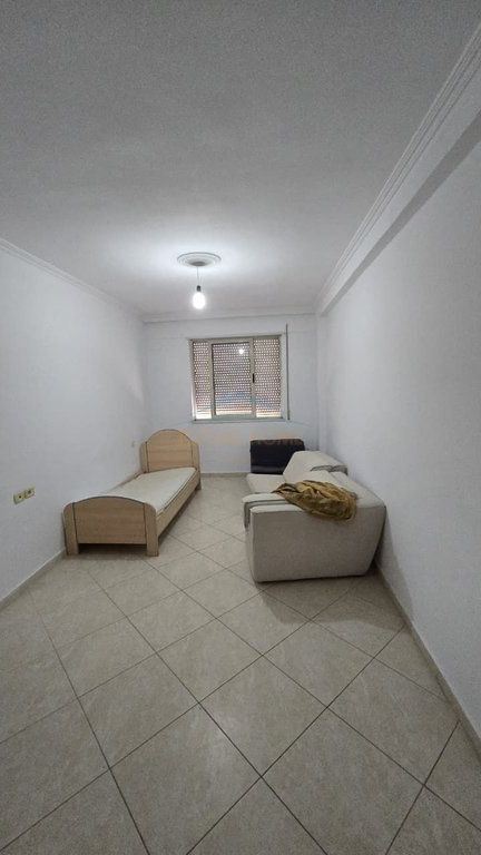 Qera , Apartament 3+1+2 , Misto Mame , Yzberisht