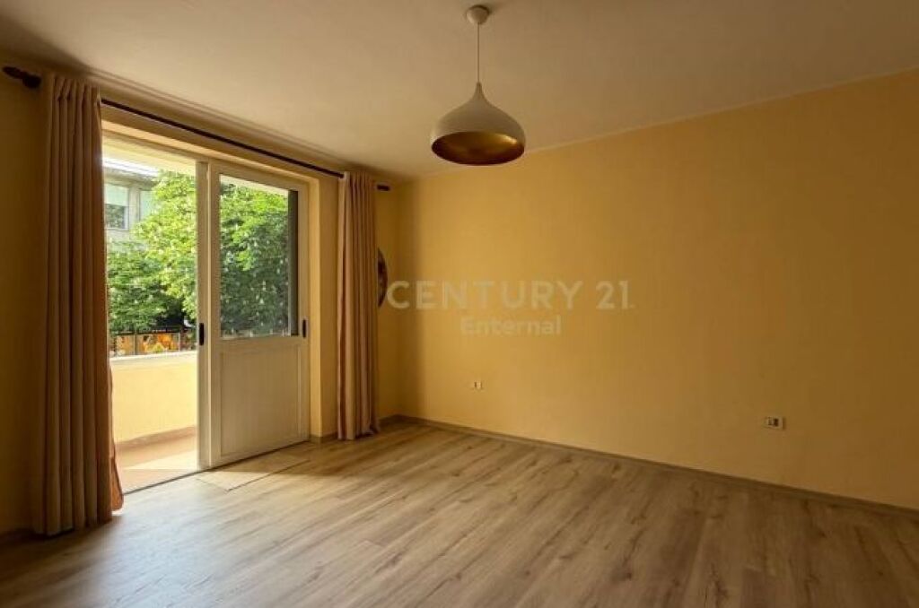 Ambient per Zyra me Qera