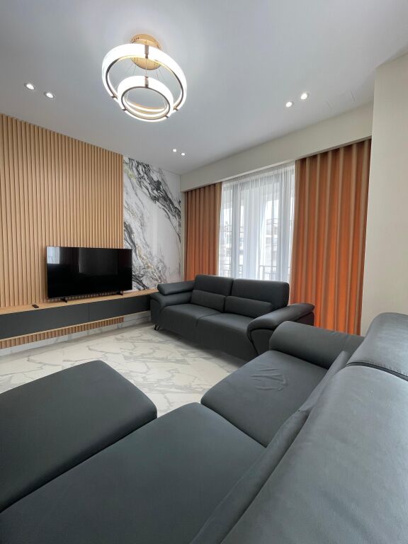 In vendita 2+1, Astir