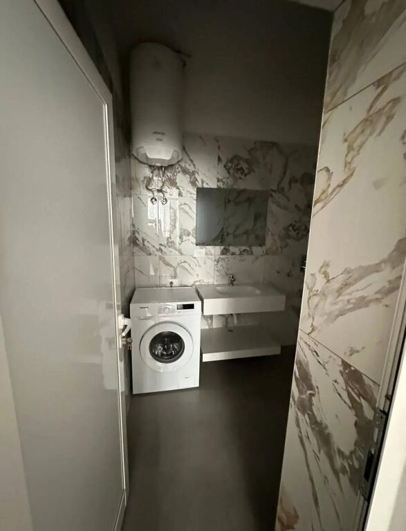 Apartament me qira garzonierr
