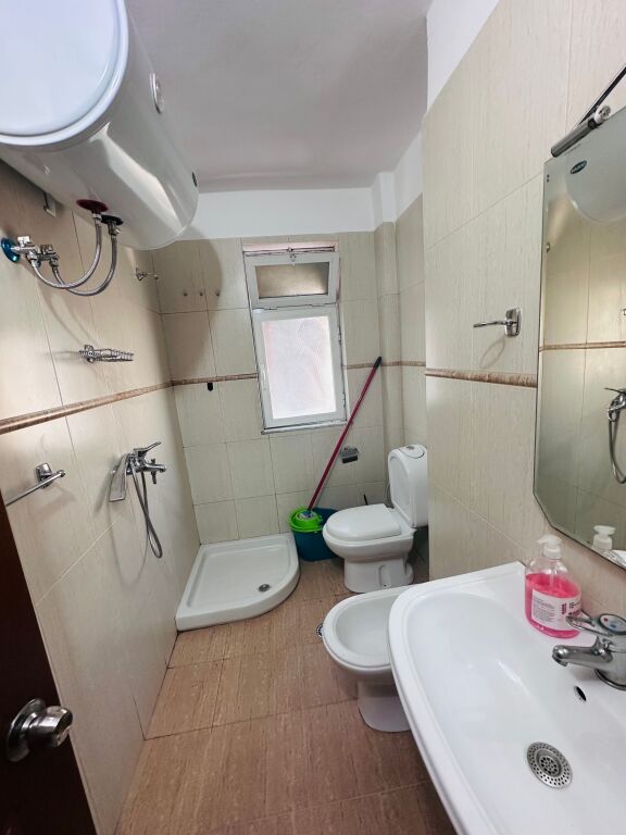 Jepet Me Qera Apartament 1+1+1 Ballkon