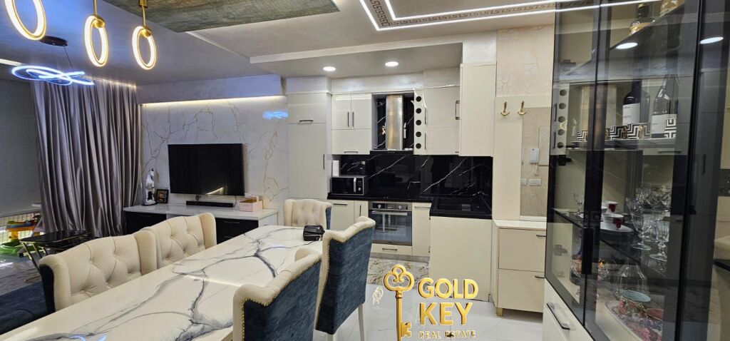 SHITET APARTAMENT LUXURY 2+1+ BALLKON PLAZH DURRES