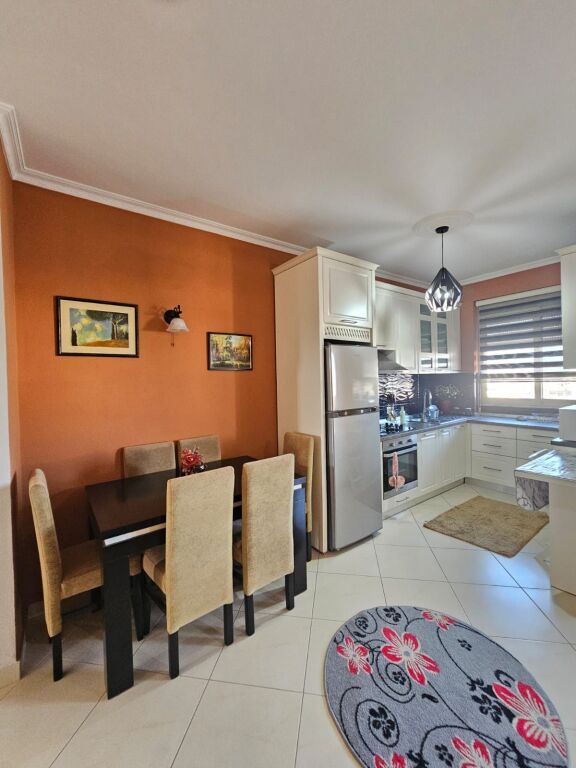 🏡 JEPET ME QERA APARTAMENT 2+1 PRANE KAZAZIT