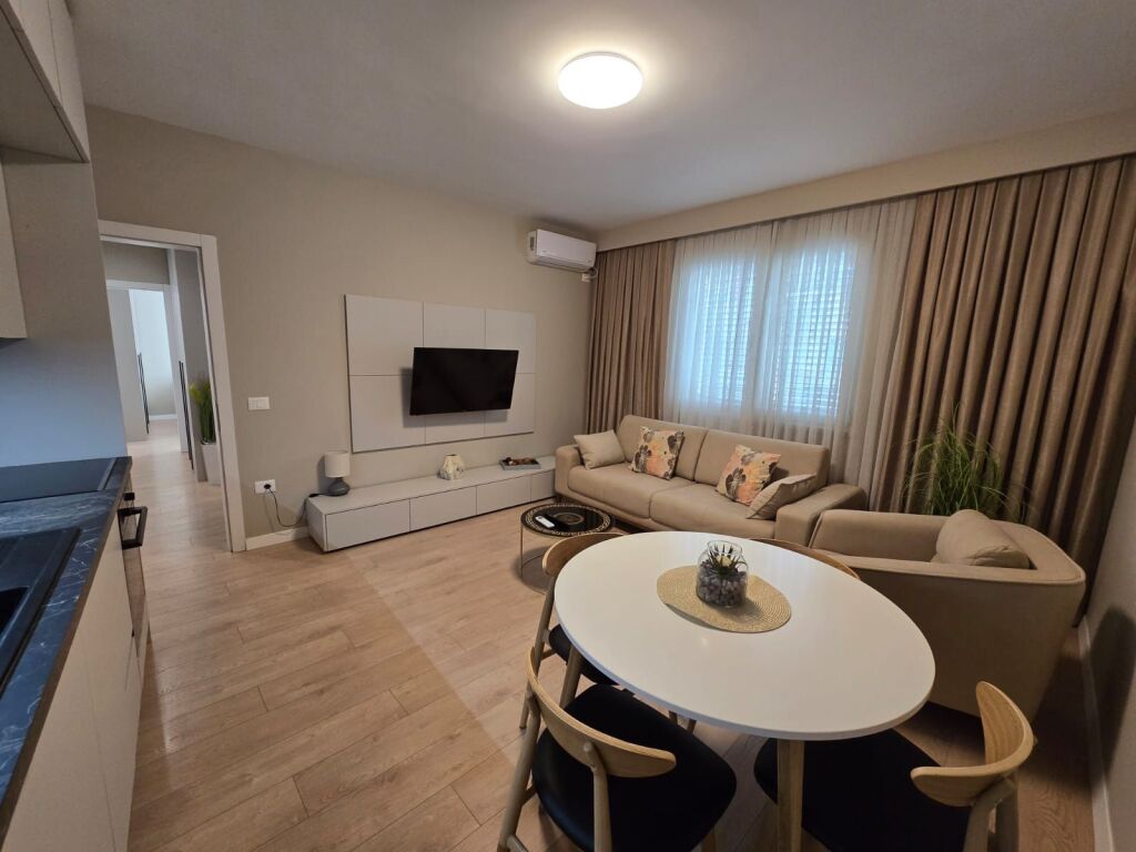 FOR SALE: 2+1 APARTMENT / Kavaja Street, near the Orthodox Church