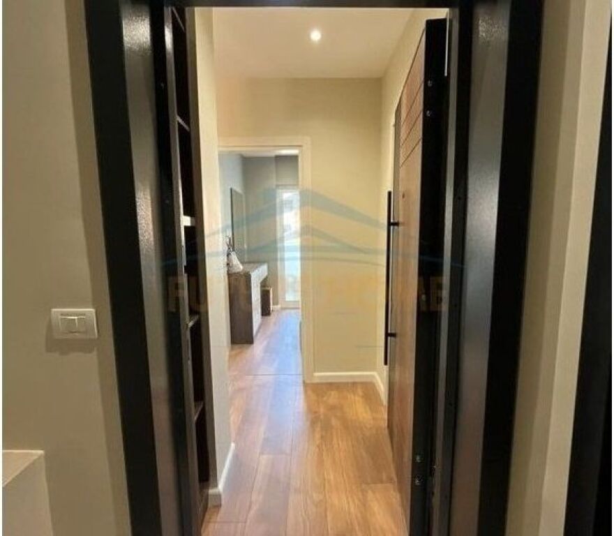 Shitet , Apartament 1+1 , Mine Peza , Tirane