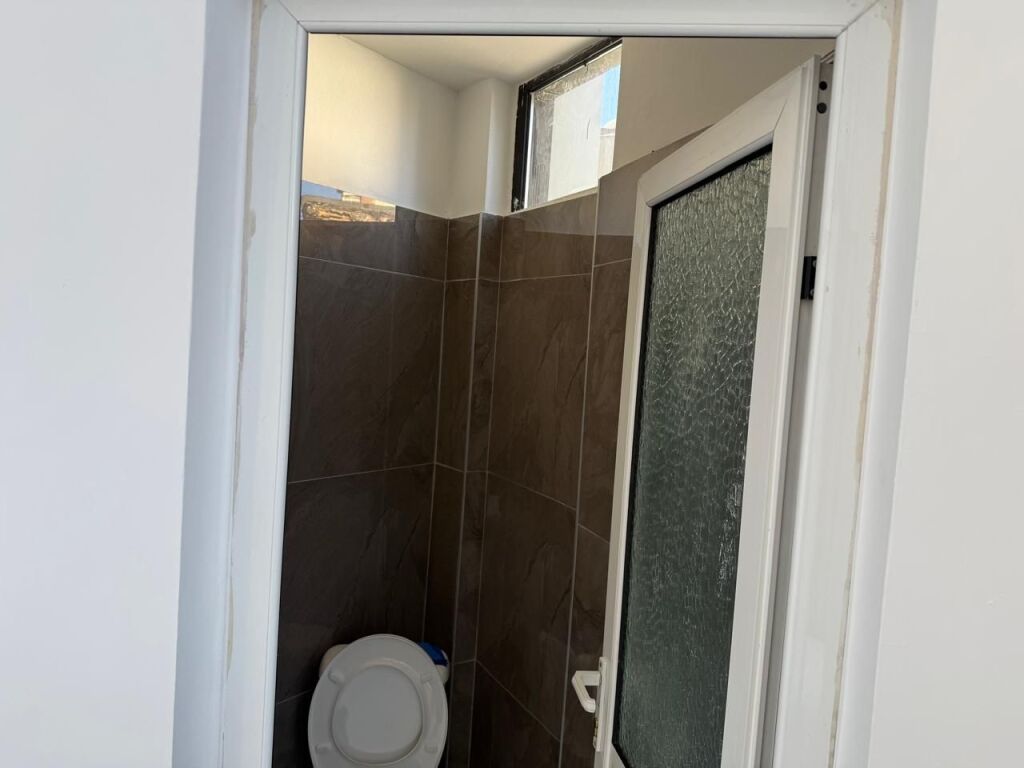 NEGOZIO IN AFFITTO 60 m² – Vasil Shanto, Tirana