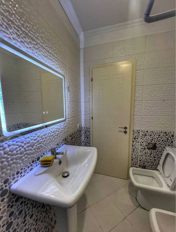 Apartament 2+1 me qera Komuna e Parisit