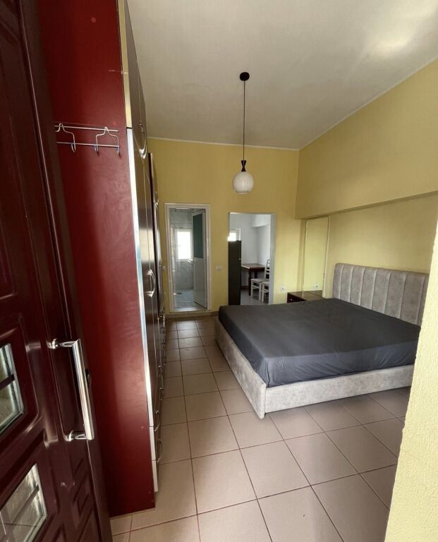 GARSIONERE 28000 LEKE.PRANE EKONOMIKUT