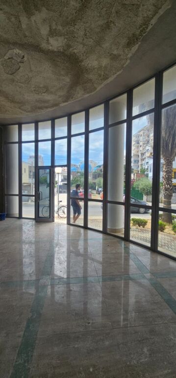 SHITET AMBJENT BIZNESI ( DYQAN ) --- PLAZH DURRES