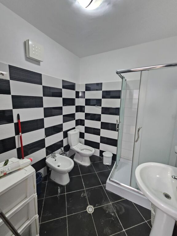 SHITET APARTAMENT 2+1+2 NË DURRËS