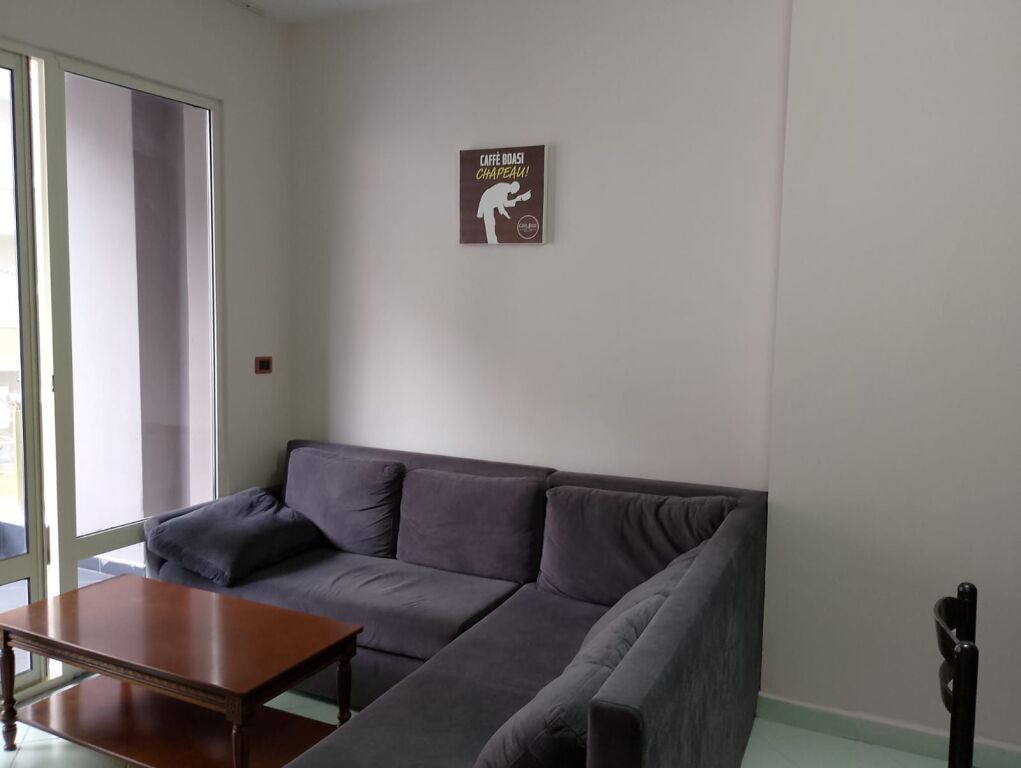 VENDESI APPARTAMENTO 1+1 SPIAGGIA DURRES