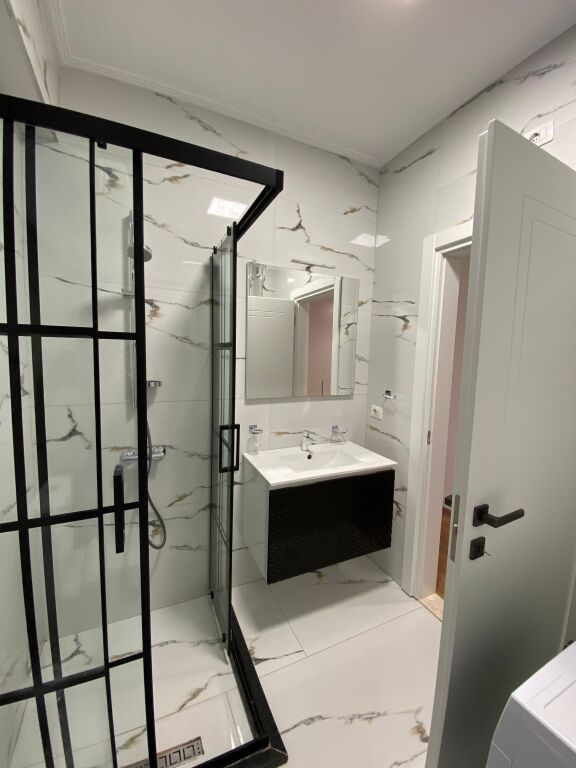 Vlora | Acqua Fredda. Affitto a lungo termine, appartamento 1+1 con vista mare.