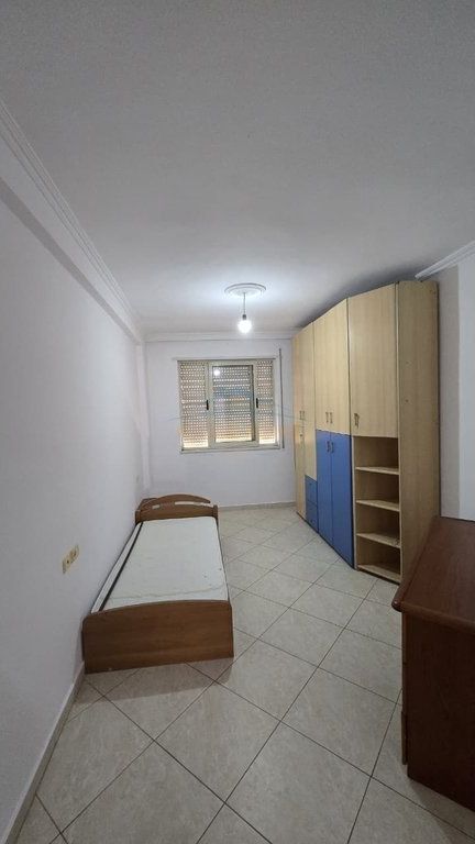 Qera , Apartament 3+1+2 , Misto Mame , Yzberisht