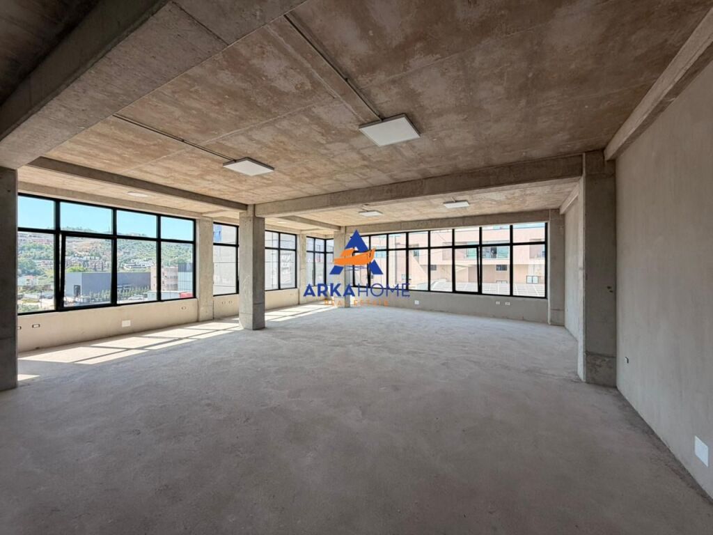 JEPET ME QERA GODINE BIZNESI/ZYRA 360M2 "PRANE UNIVERSITETIT ALDENT,TEG" 5000 EURO (I DISKUTUESHEM)
