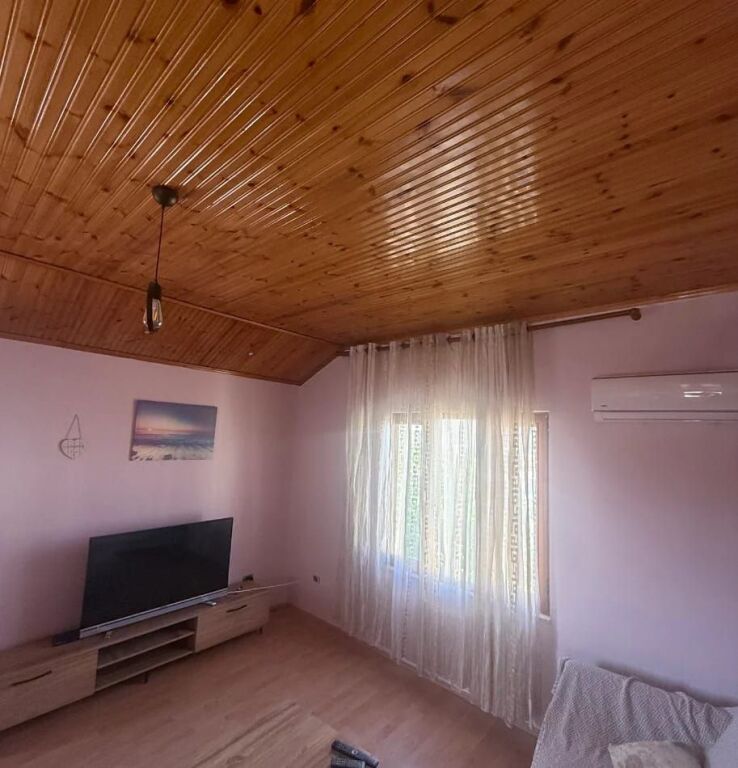 Qera | Vilë 2 + 1 | Rruga Dritan Hoxha | 500 €/muaj