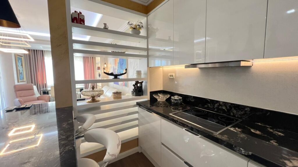 In vendita, appartamento 2+1+2 vicino al Lago Secco.