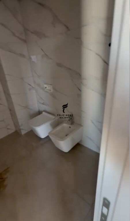 AMBIENT ME QERA 65.5M2 BULEVARDI RI 60.000 LEKE FH-70079