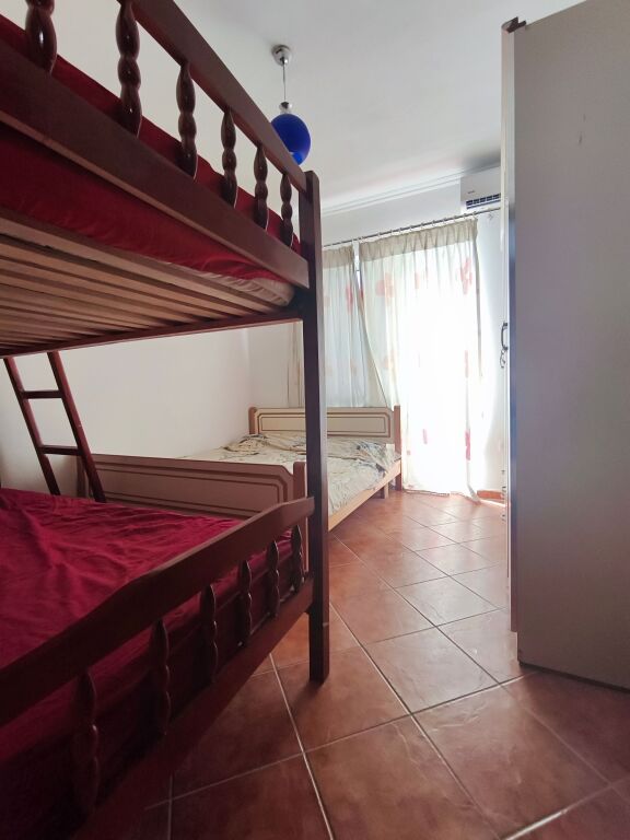 Appartamento 2+1 a Shkembi i Kavajes in Affitto