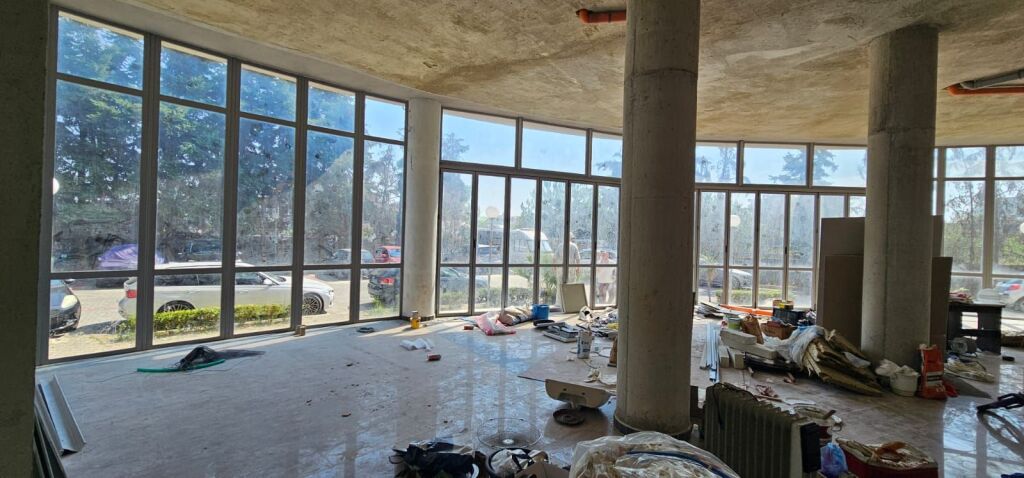 SHITET DYQAN PLAZH DURRES RRUGA E FRIGORIFERIT KOMPLEKT PRIVAT