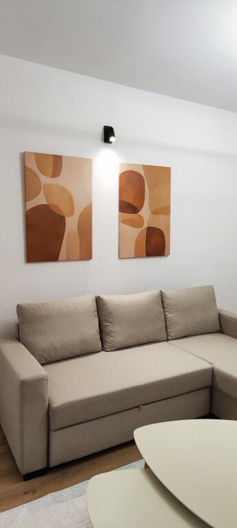 Apartament me qera 1+1 te c islam Alla Myslym