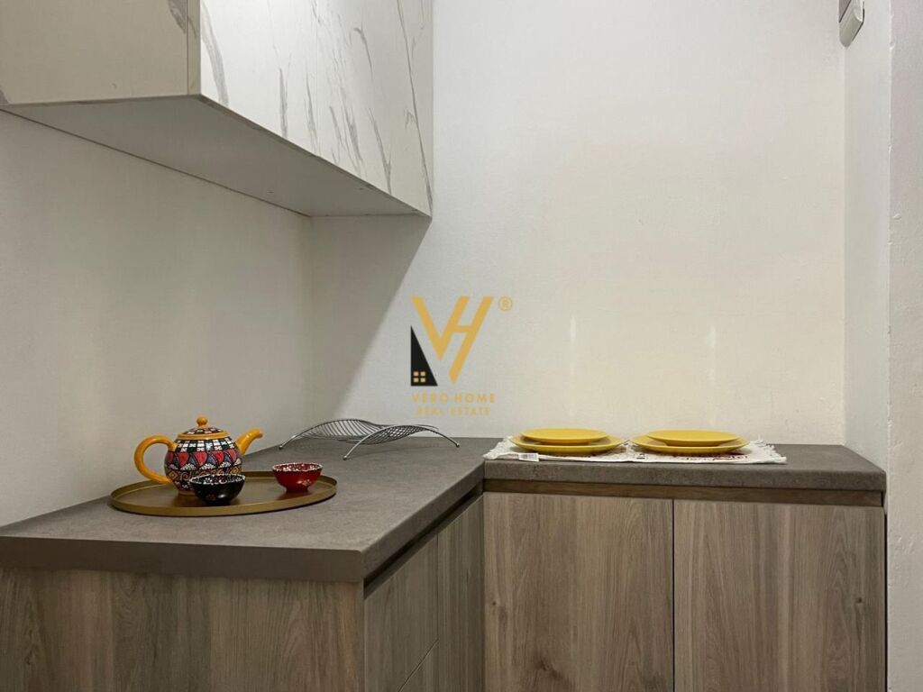 JEPET ZYRE 31 M2 ME QERA TE RR.MUHAMET GJOLLESHA 430 EURO