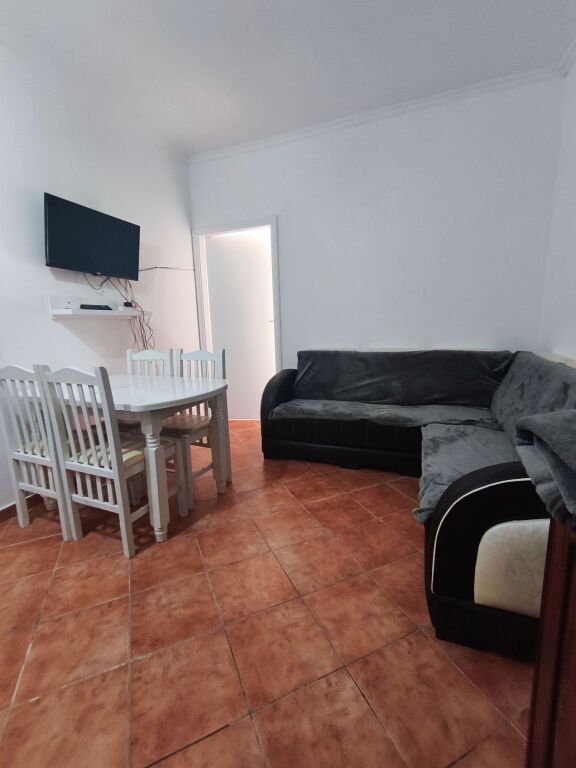 Appartamento 2+1 a Shkembi i Kavajes in Affitto