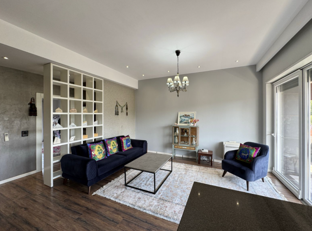 🏡 SHITET APARTAMENT LUKSOZ 2+1+2 – PRANË LIQENIT ARTIFICIAL, RR. “SAMI FRASHËRI”