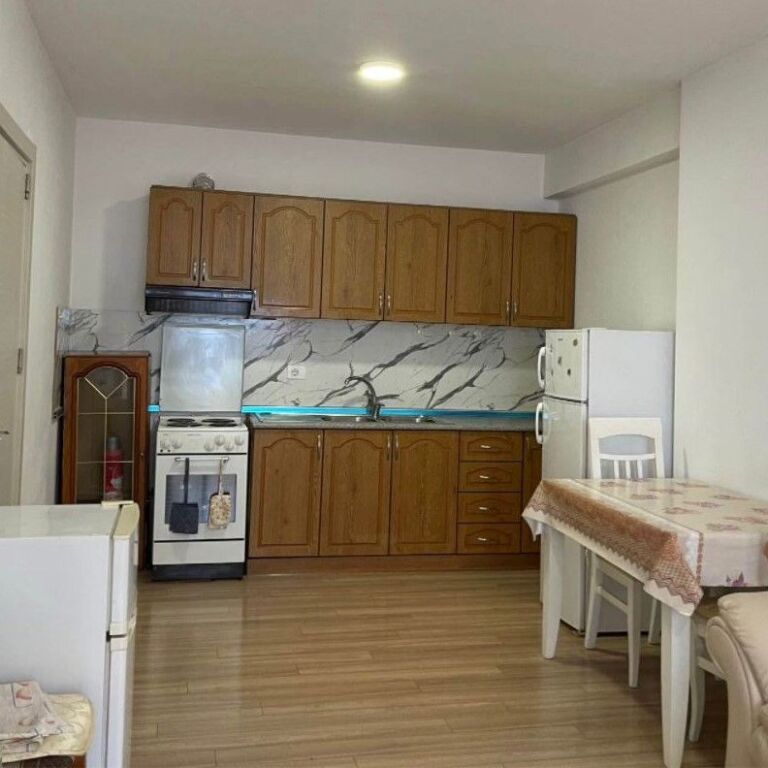 ✨ Shitet Apartament 3+1+2 – Rruga 5 Maji 🏡