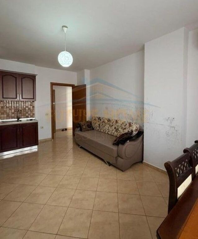 Shitet, Apartament 2+1, Fresk, Tirane.