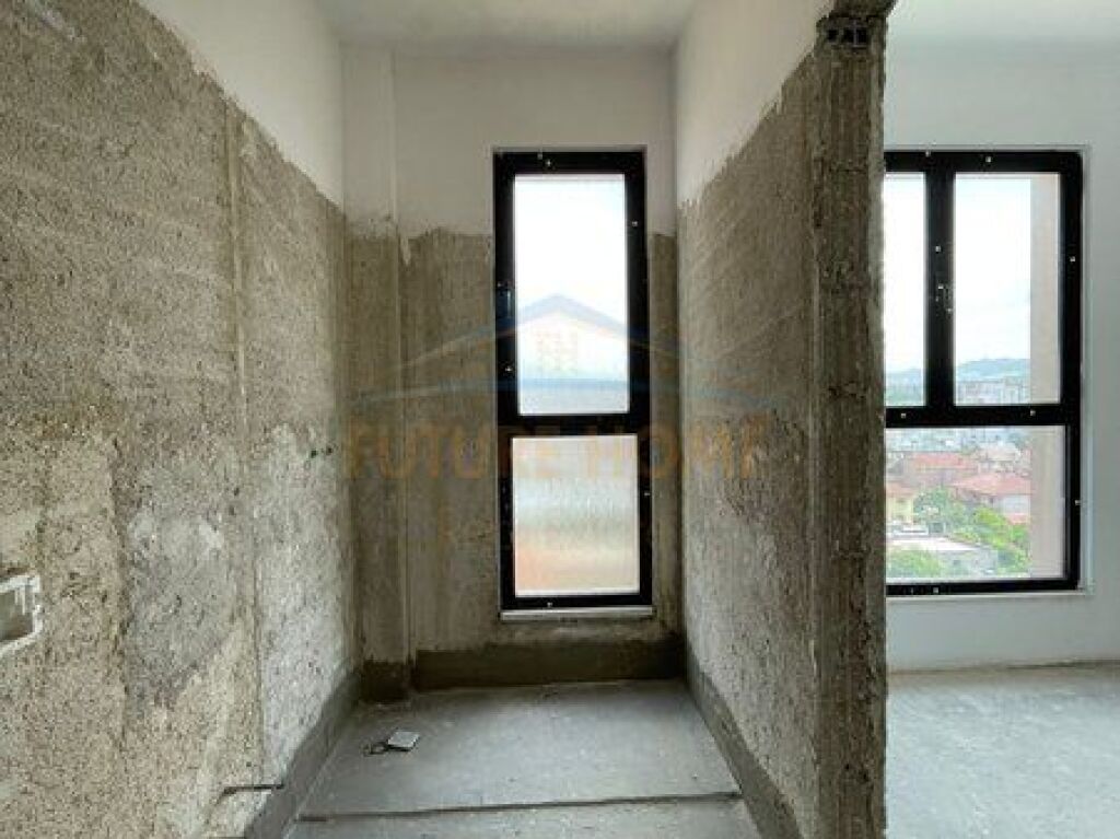 Shitet Apartament 3+1+2, Tirana Entry I