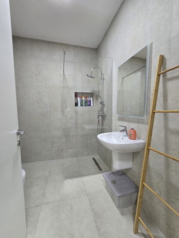 Affittasi 1+1,Delijorgj