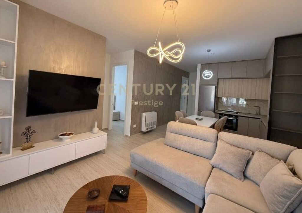 APARTAMENT 3+1+2+POST PARKIMI ME QERA