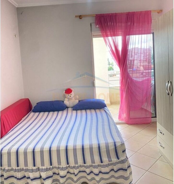 Shitet, Apartament 2+1 + Verandë, Unaza e Re