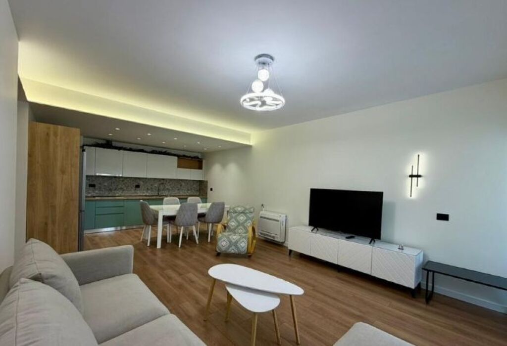 APPARTAMENTO MODERNO 2+1+2+PARCHEGGIO