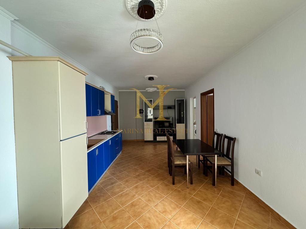 Appartamento 1+1 in vendita a Shkembi Kavajes, 4° piano senza ascensore